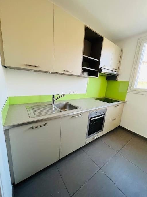 Logement A 10 Minutes A Pied De La Gare Centre Avinhão Exterior foto
